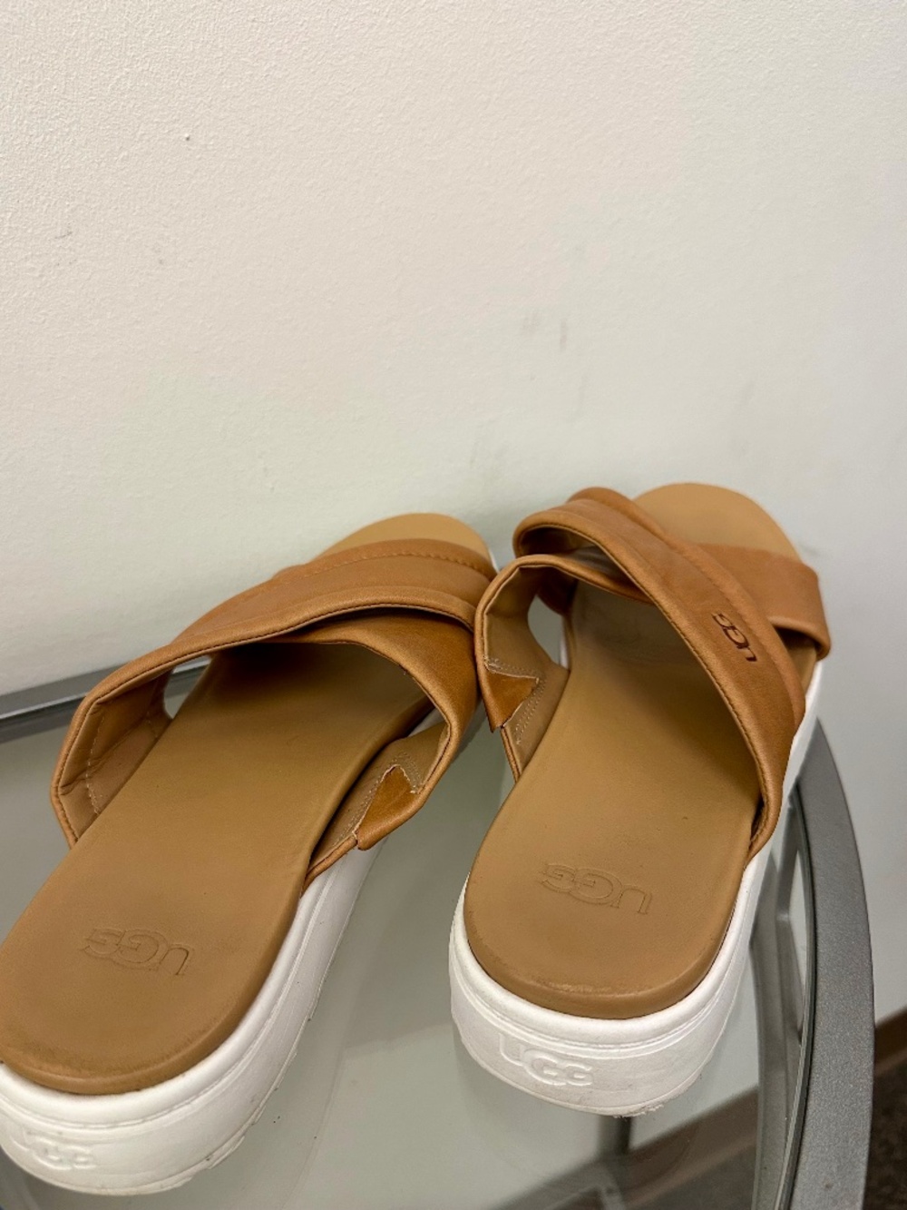UGG tan leather platform slides size 9 #slides #comfort